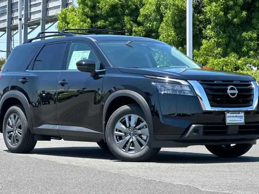 2025 Nissan Pathfinder SV photo 1