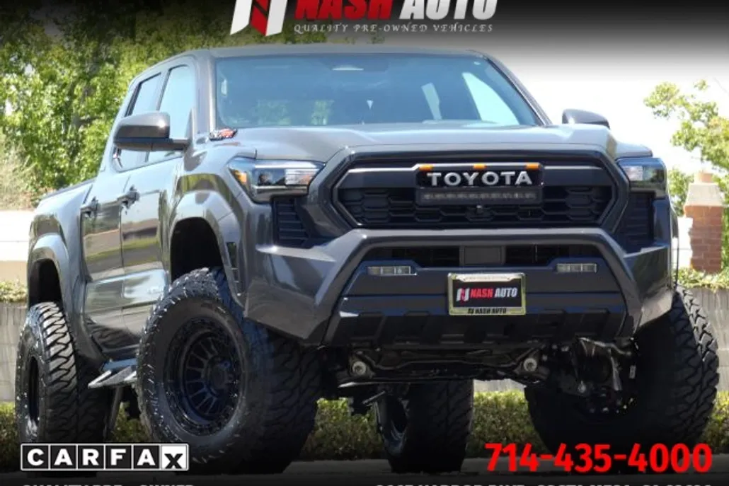 2025 Toyota Tacoma Double Cab SR5 photo 1