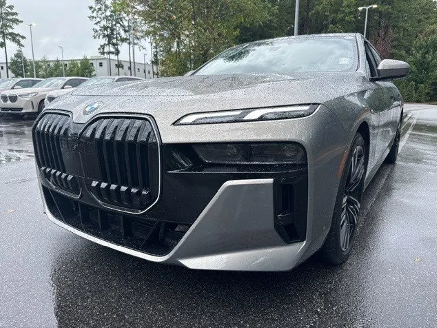 2025 Bmw 740i Sedan photo 1