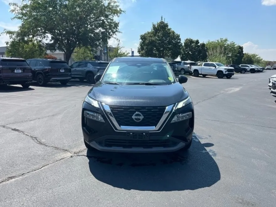 2023 Nissan Rogue SV photo 1