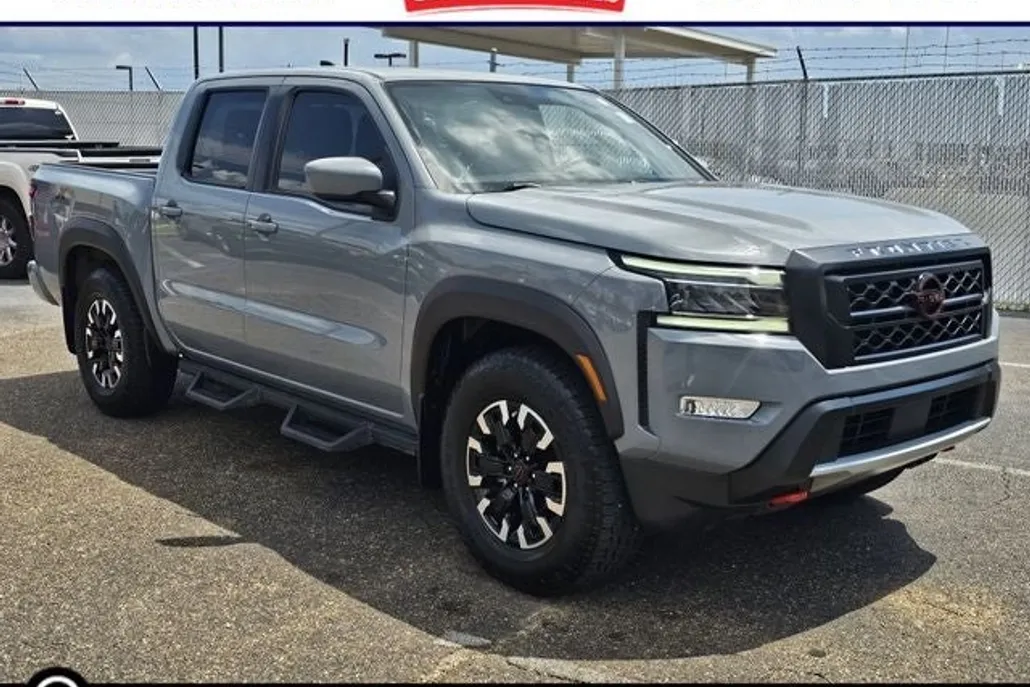 2023 Nissan Frontier PRO-X photo 1