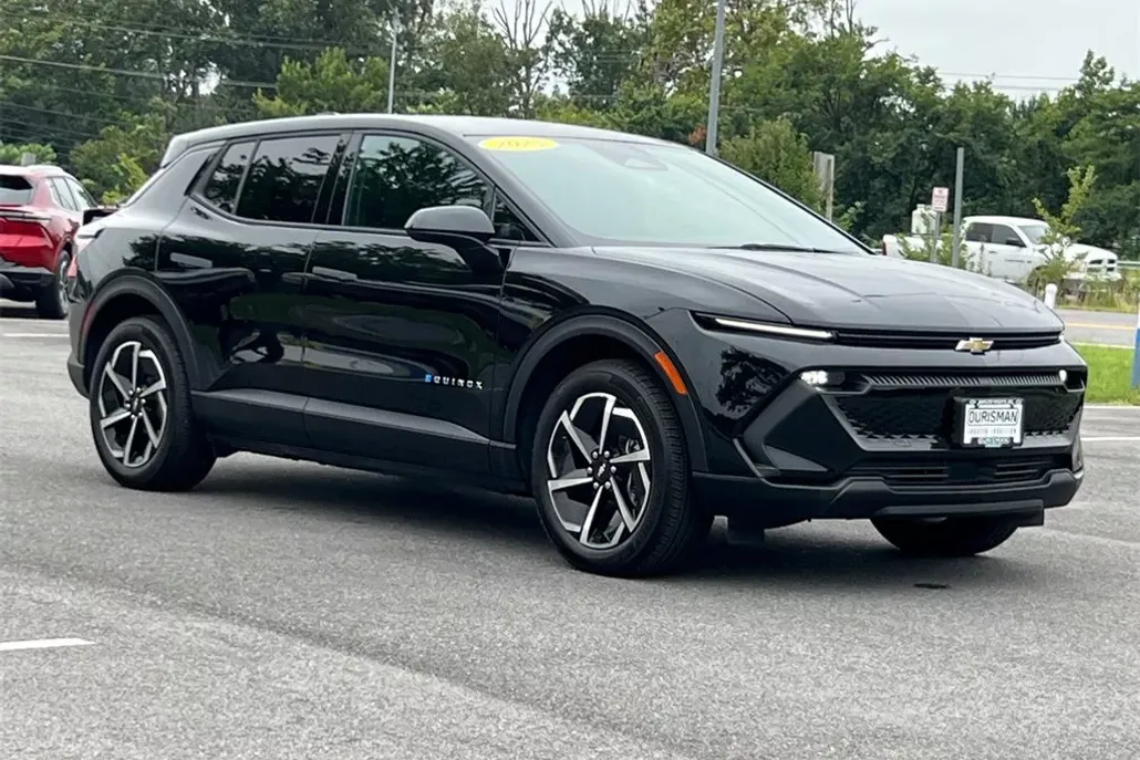 2025 Chevrolet Equinox EV 1LT photo 1