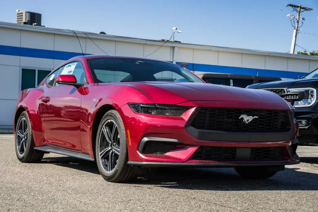 2025 Ford Mustang EcoBoost photo 1