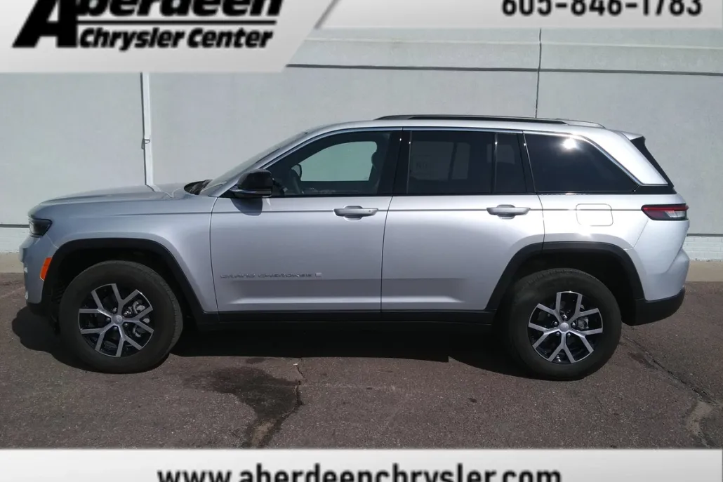 2024 Jeep Grand Cherokee Black photo 1