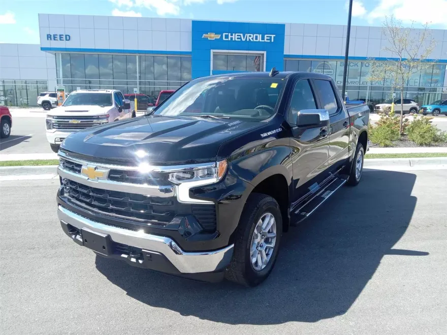 2026 Chevrolet Silverado 1500 LT photo 1