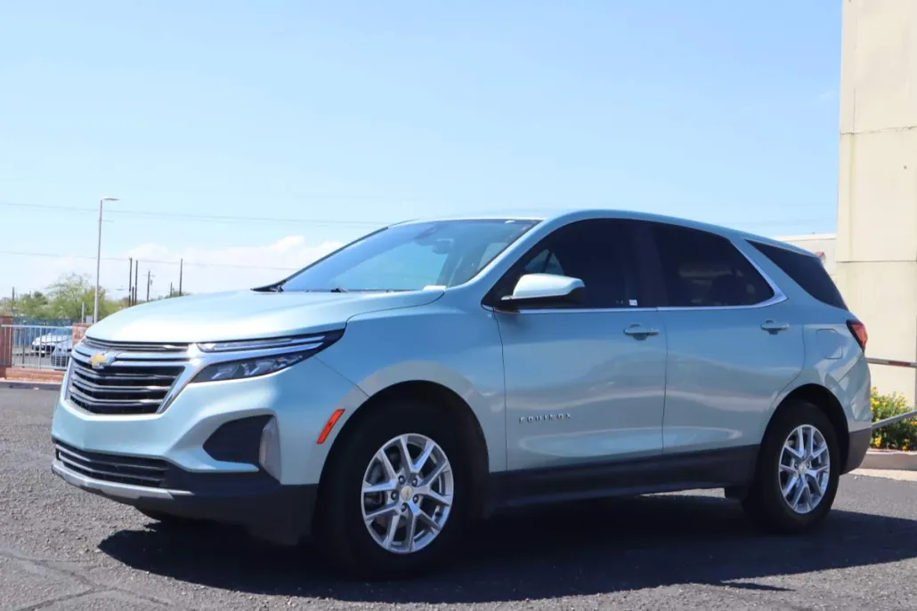 2022 Chevrolet Equinox LT photo 1
