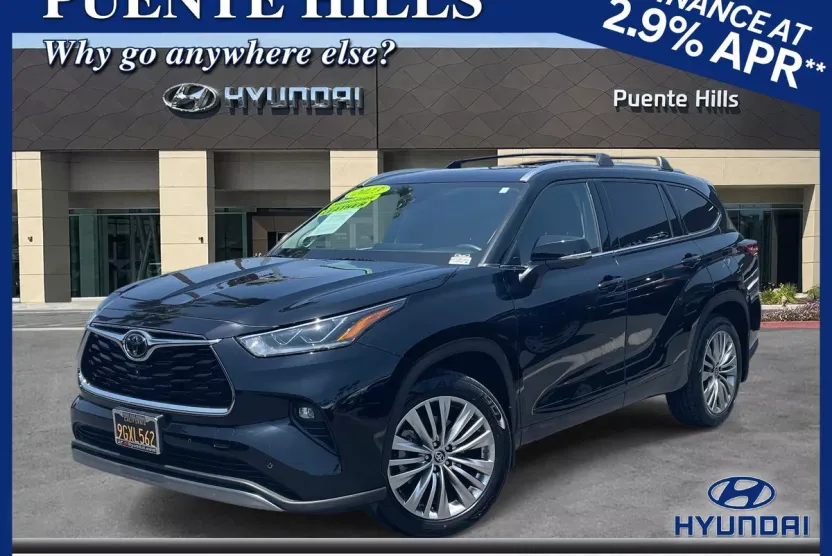 2023 Toyota Highlander Platinum photo 1