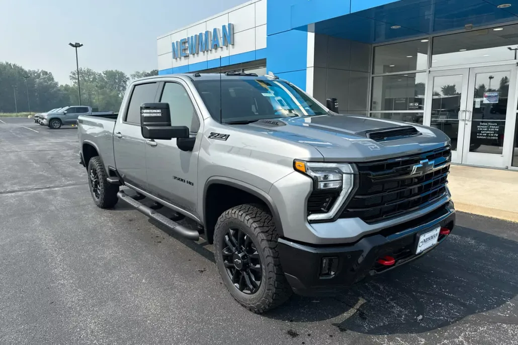 2025 Chevrolet Silverado 3500HD LTZ photo 1