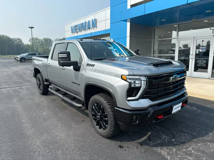 2025 Chevrolet Silverado 3500HD LTZ photo 1