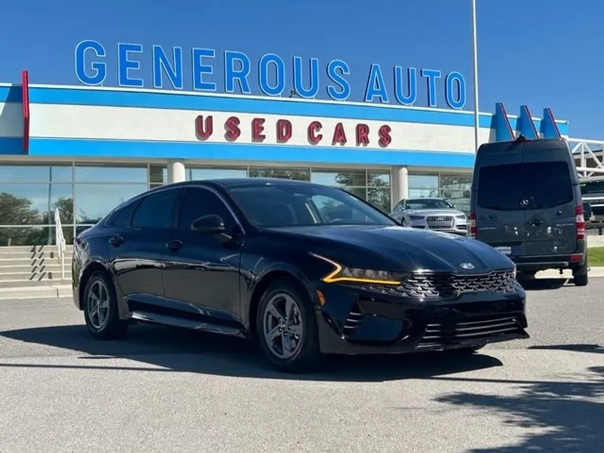 2021 Kia K5 LX photo 1