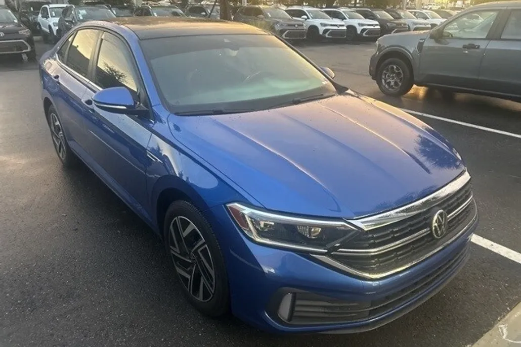 2022 Volkswagen Jetta 1.5T SEL photo 1