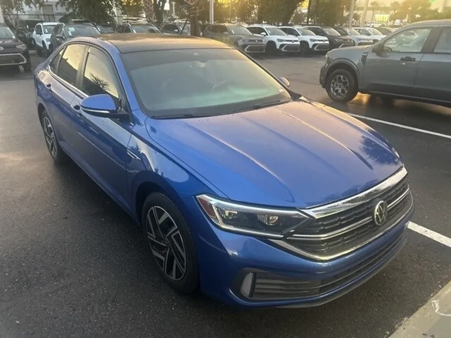 2022 Volkswagen Jetta 1.5T SEL photo 1