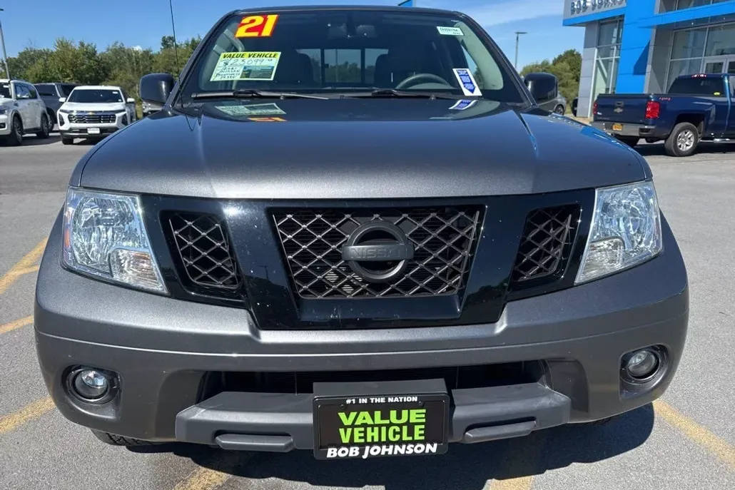 2021 Nissan Frontier Crew Cab SV photo 1