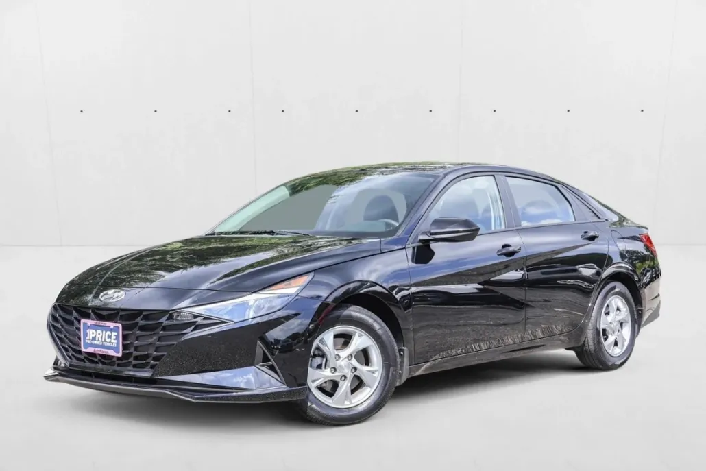 2022 Hyundai Elantra SE photo 1