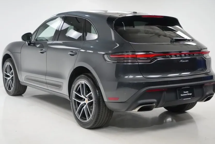 2025 Porsche Macan Base photo 1