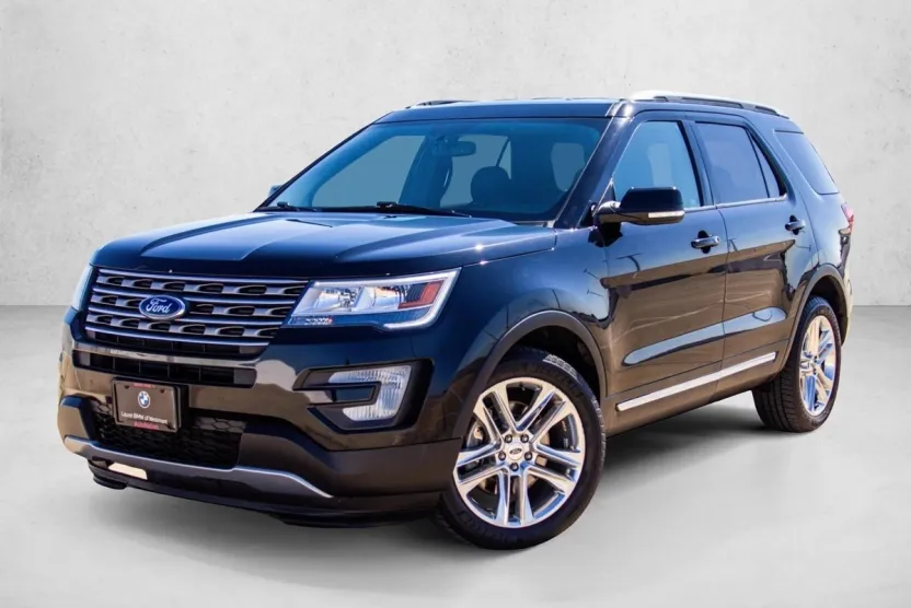 2017 Ford Explorer XLT photo 1