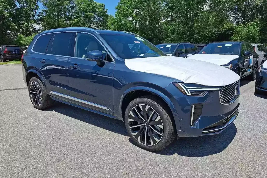 2026 Volvo XC90 Plus photo 1