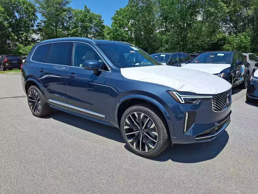 2026 Volvo XC90 Plus photo 1