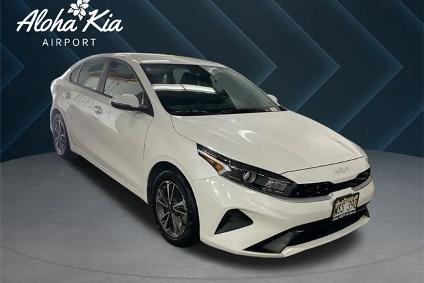 2023 Kia Forte LXS photo 1