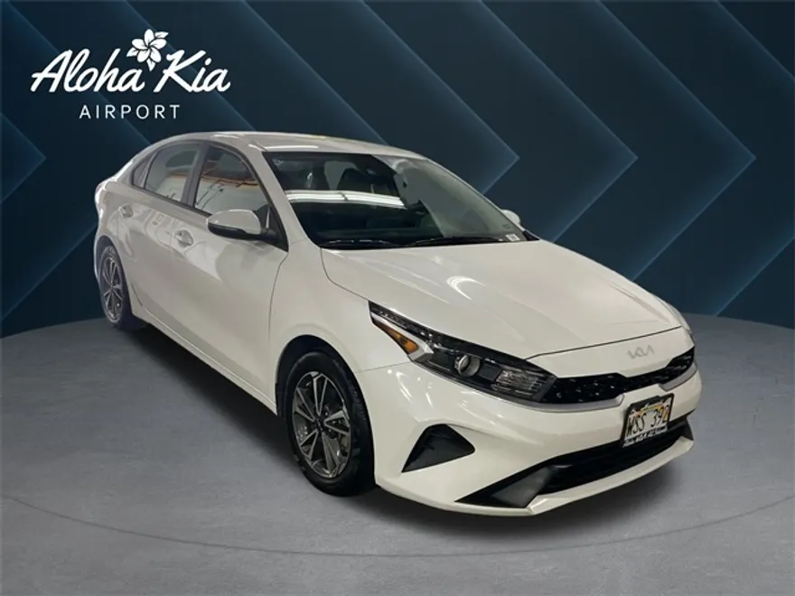 2023 Kia Forte LXS photo 1