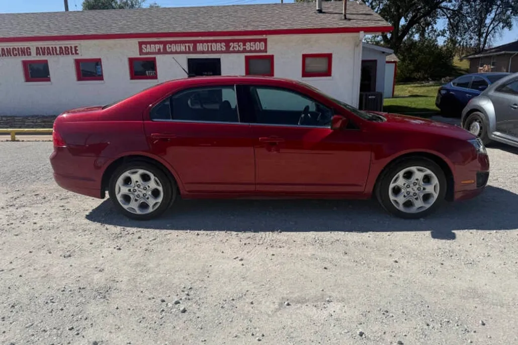 2010 Ford Fusion SE photo 1