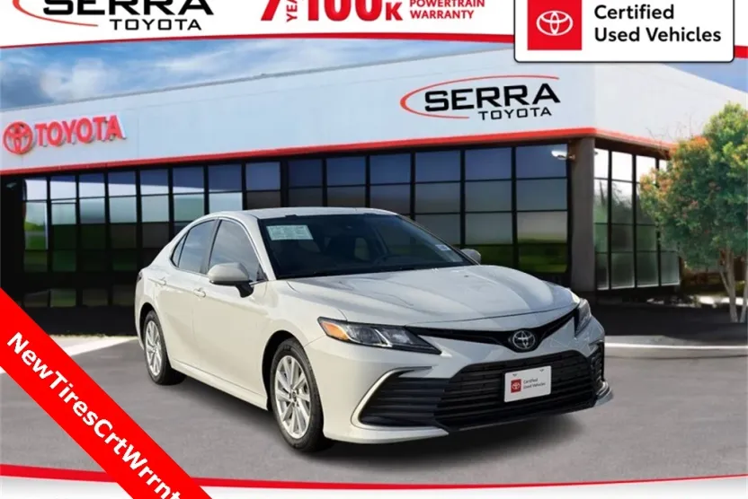 2023 Toyota Camry LE photo 1