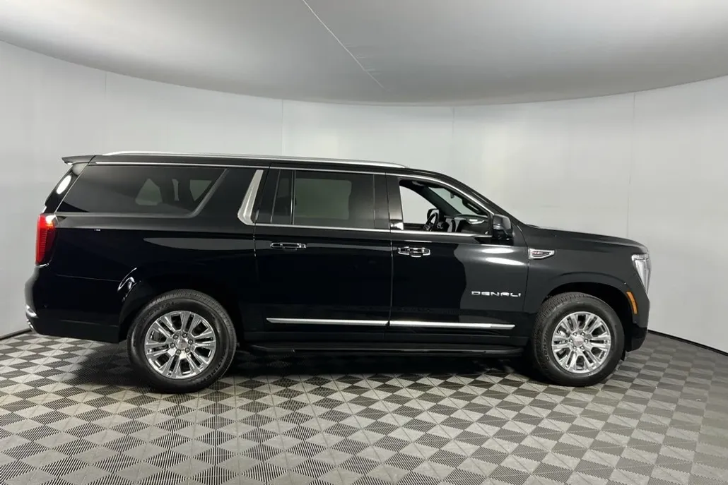 2025 Gmc Yukon XL Denali photo 1