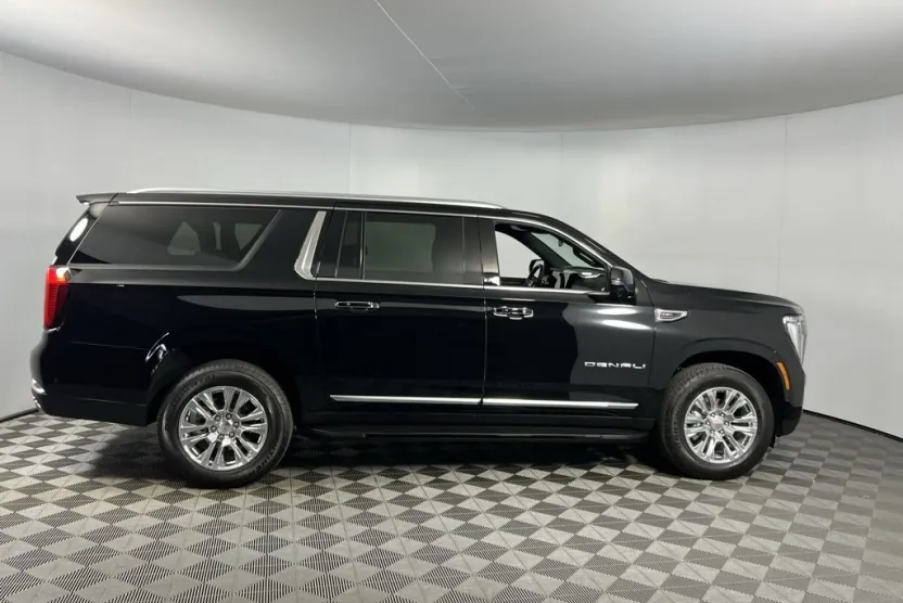 2025 Gmc Yukon XL Denali photo 1