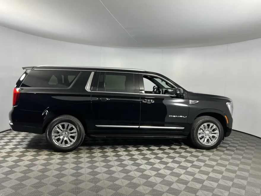 2025 Gmc Yukon XL Denali photo 1