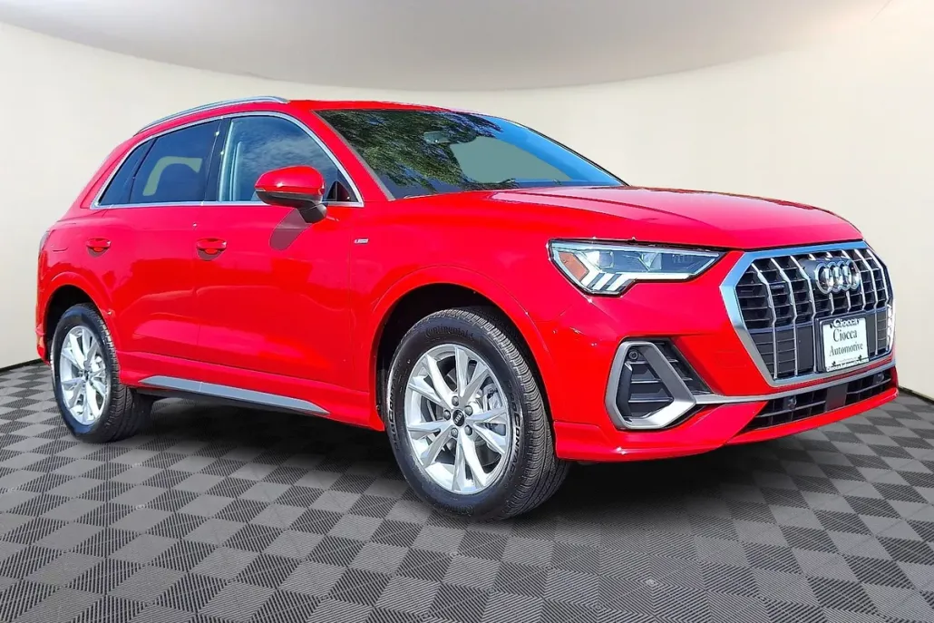 2025 Audi Q3 S line Premium photo 1