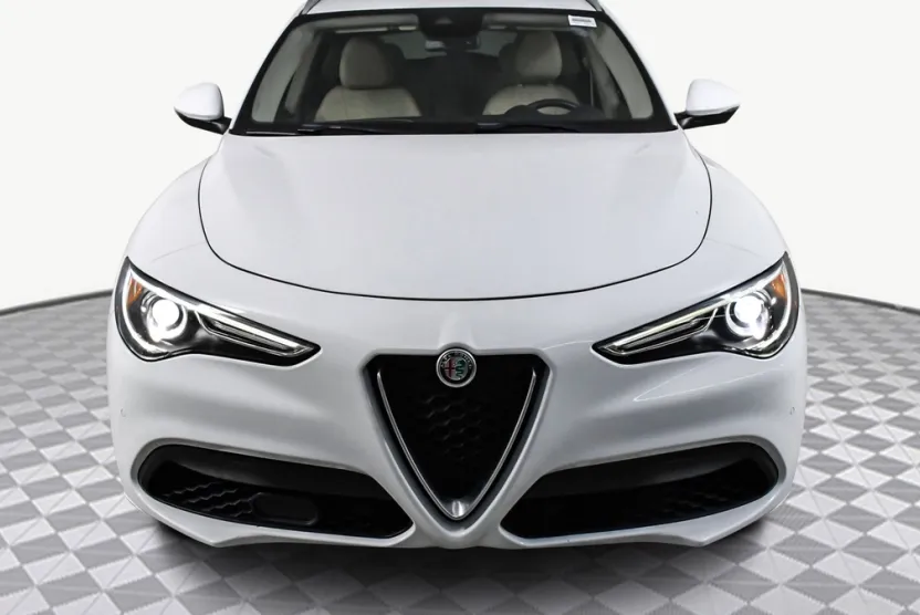 2020 Alfa Romeo Stelvio Ti photo 1
