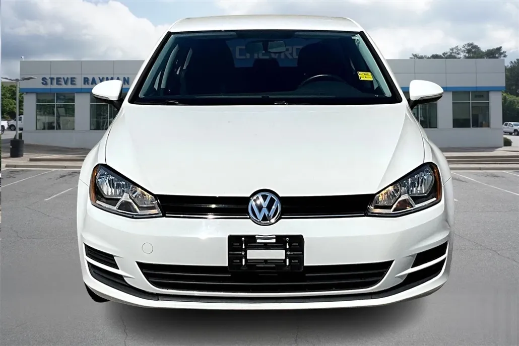 2017 Volkswagen Golf TSI S photo 1
