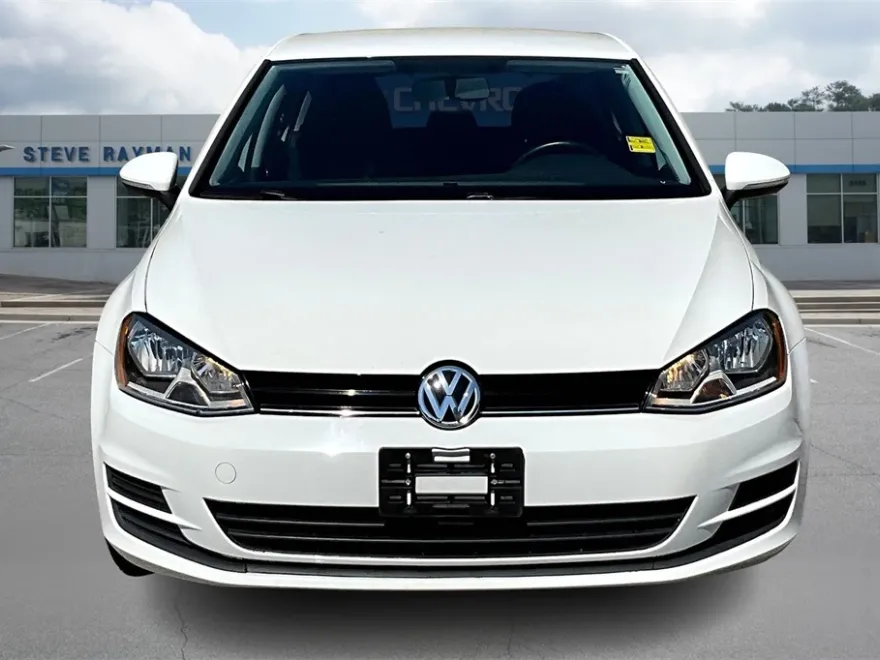 2017 Volkswagen Golf TSI S photo 1