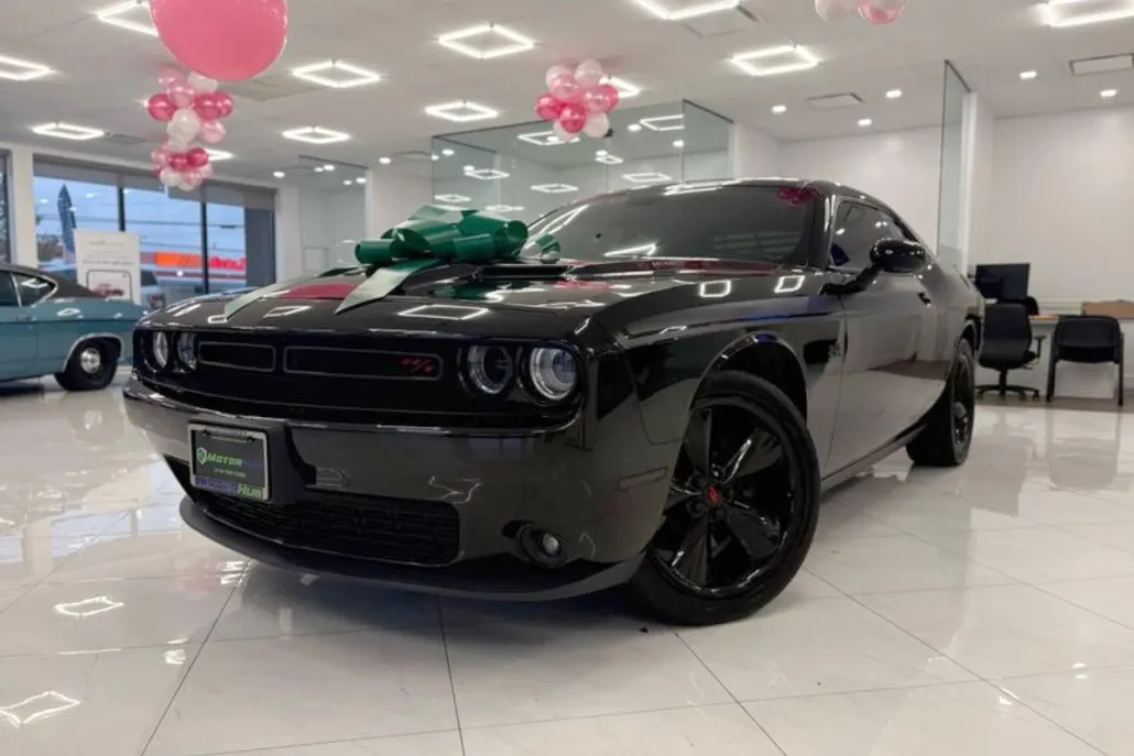 2018 Dodge Challenger R/T Plus photo 1