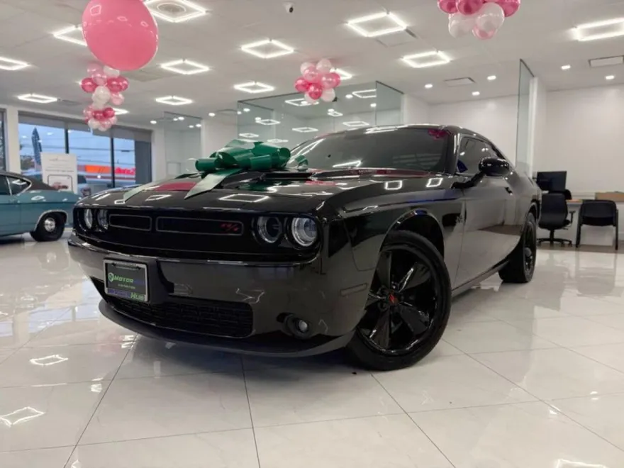 2018 Dodge Challenger R/T Plus photo 1