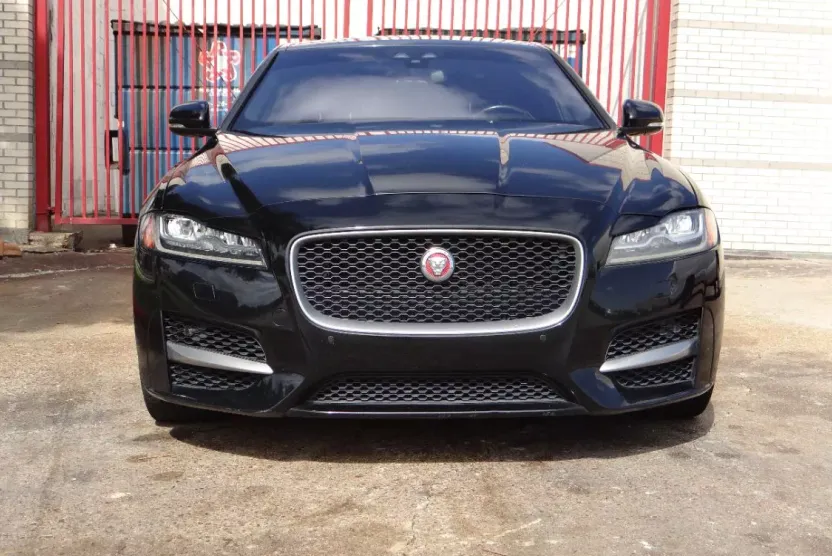 2016 Jaguar XF 35t R-Sport photo 1