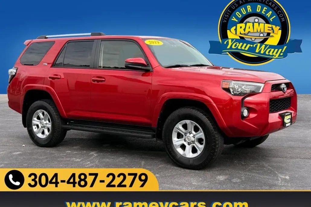 2019 Toyota 4Runner SR5 photo 1