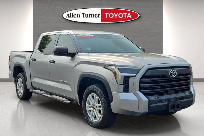 2022 Toyota Tundra SR5 Double Cab photo 1