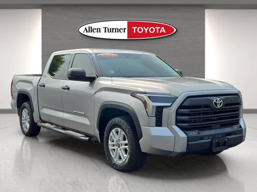 2022 Toyota Tundra SR5 Double Cab photo 1