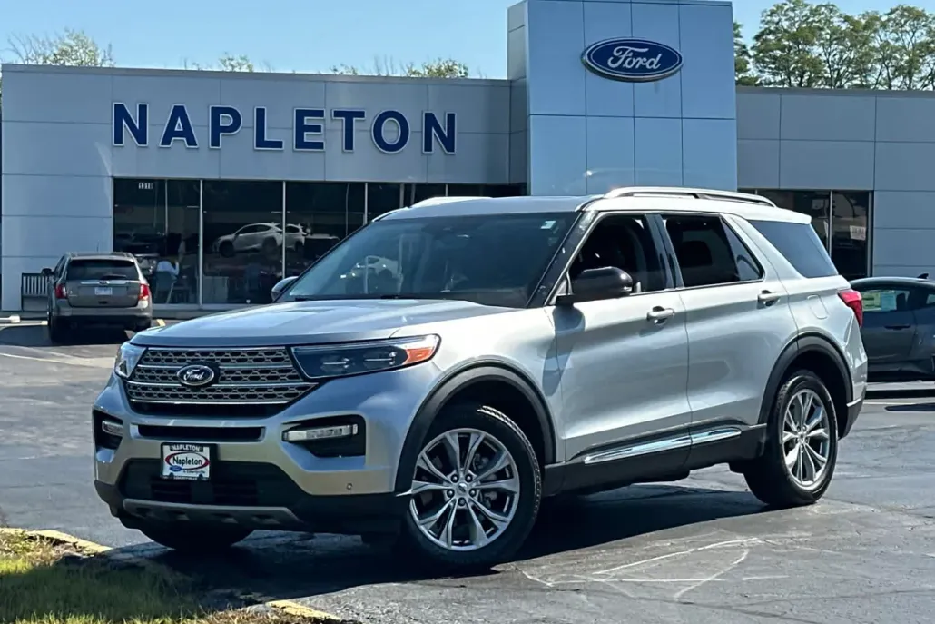 2023 Ford Explorer Limited photo 1