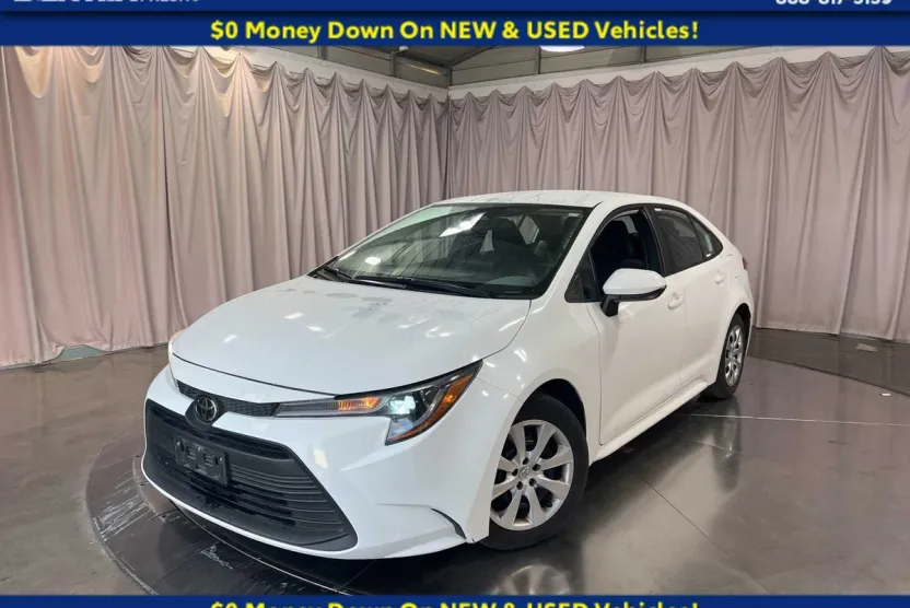 2024 Toyota Corolla LE photo 1