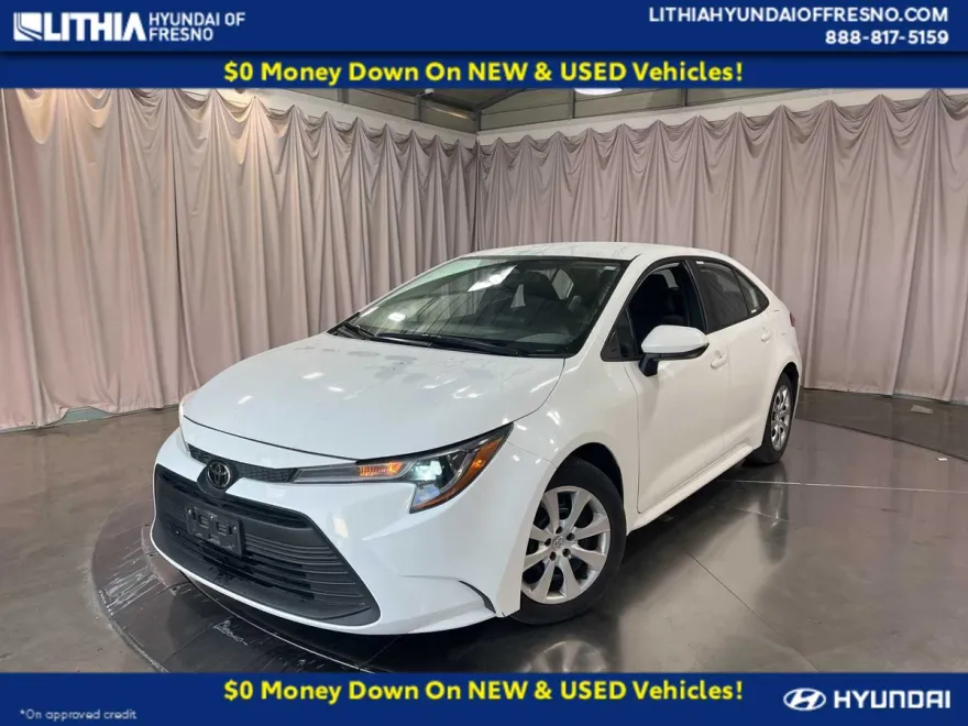 2024 Toyota Corolla LE photo 1