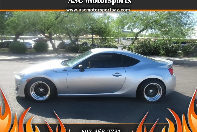 2014 Scion FR-S photo 1