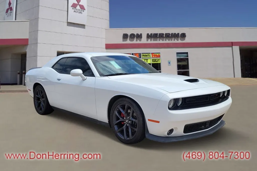 2023 Dodge Challenger GT photo 1