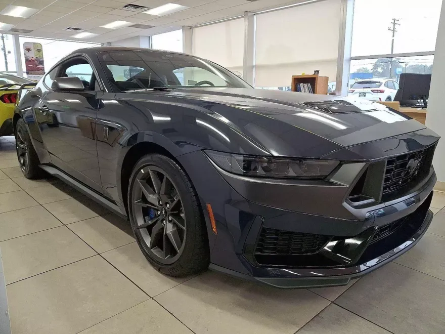 2025 Ford Mustang Dark Horse photo 1
