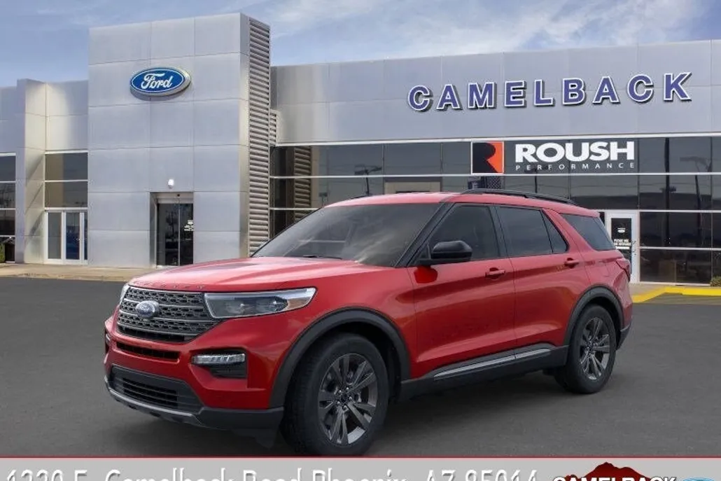 2024 Ford Explorer XLT photo 1