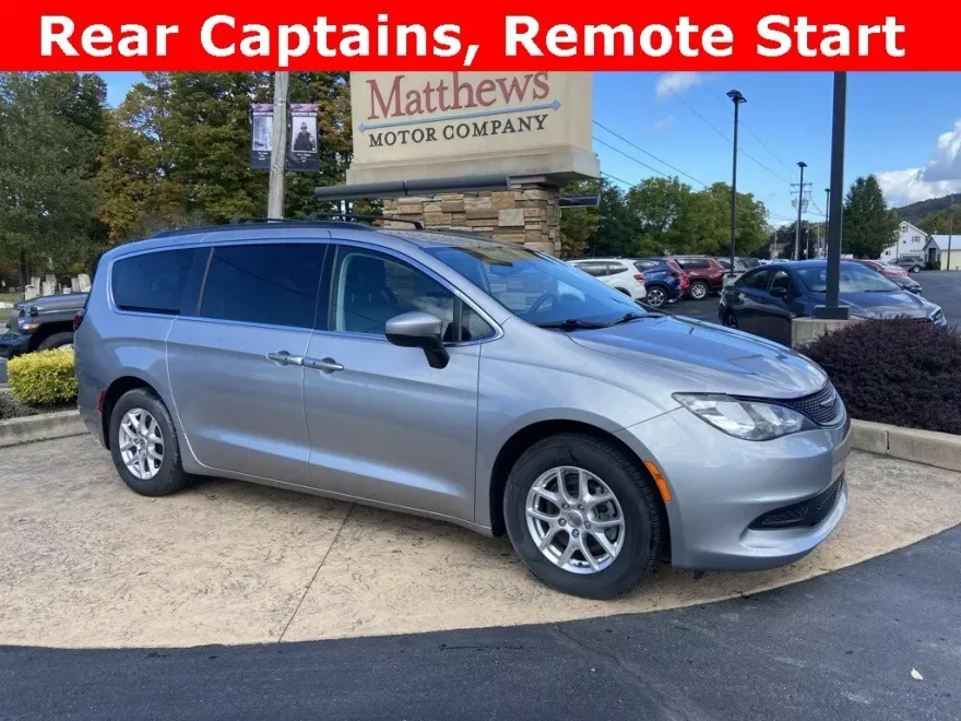2021 Chrysler Voyager LXi photo 1
