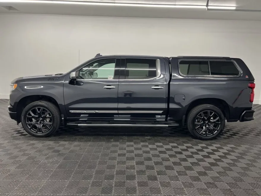 2024 Chevrolet Silverado 1500 High Country photo 1