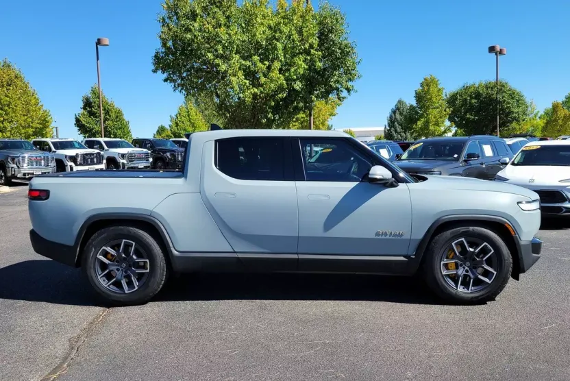 2023 Rivian R1T Adventure photo 1