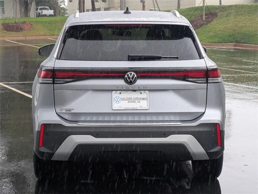 2025 Volkswagen Tiguan SE photo 1